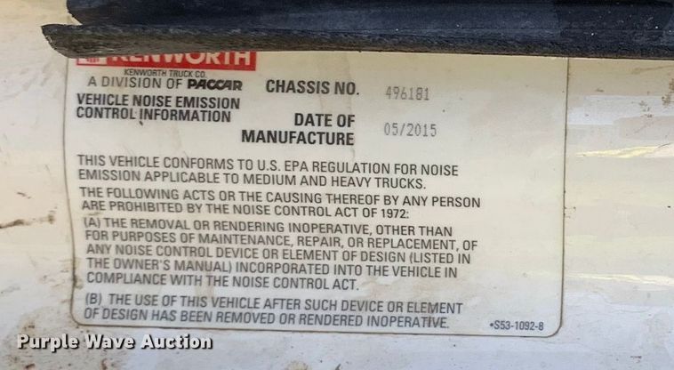 image for item EJ2870 2016 Kenworth  T880 semi truck