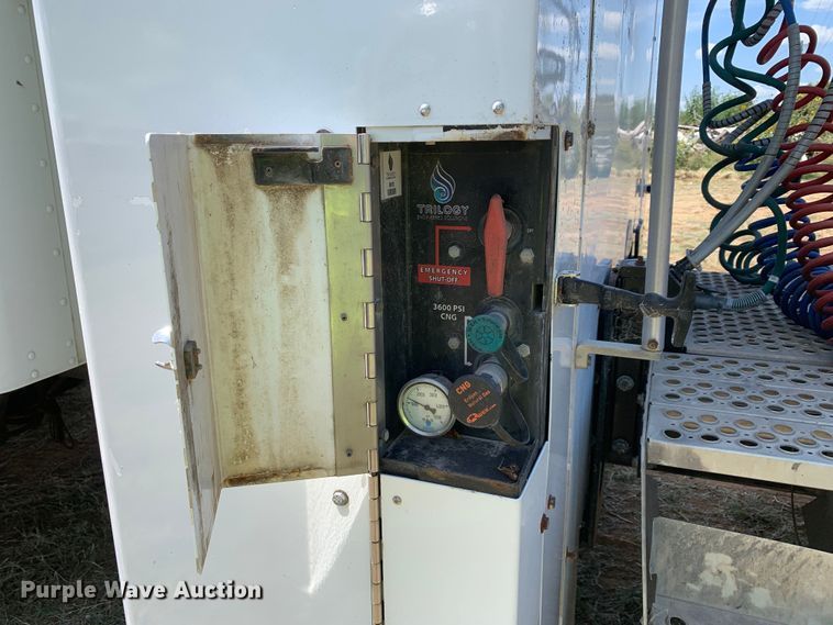 image for item EJ2871 2014 Kenworth  T660 semi truck