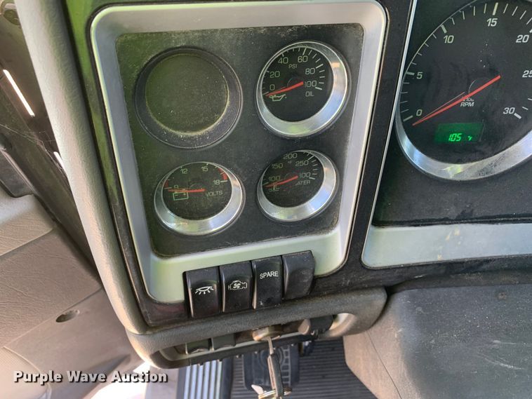 image for item EJ2871 2014 Kenworth  T660 semi truck