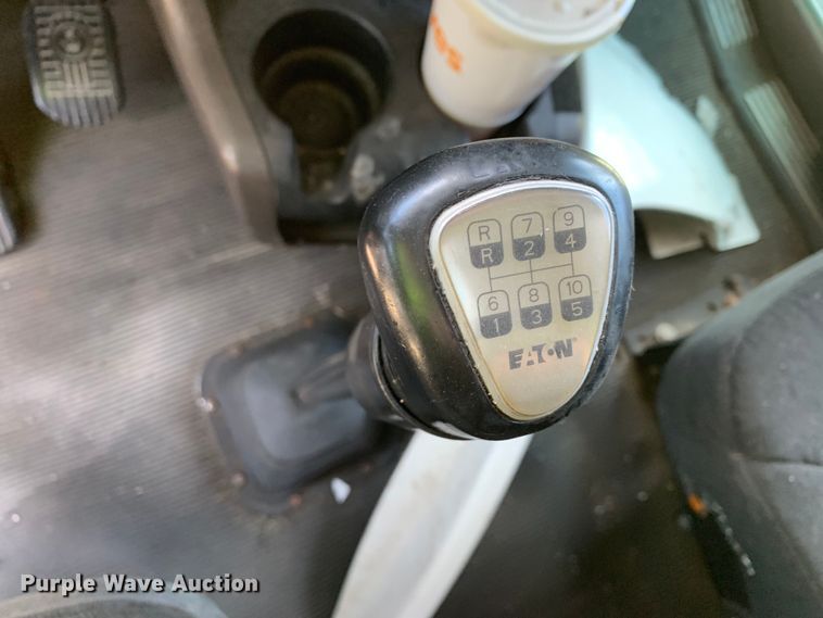 image for item EJ2871 2014 Kenworth  T660 semi truck