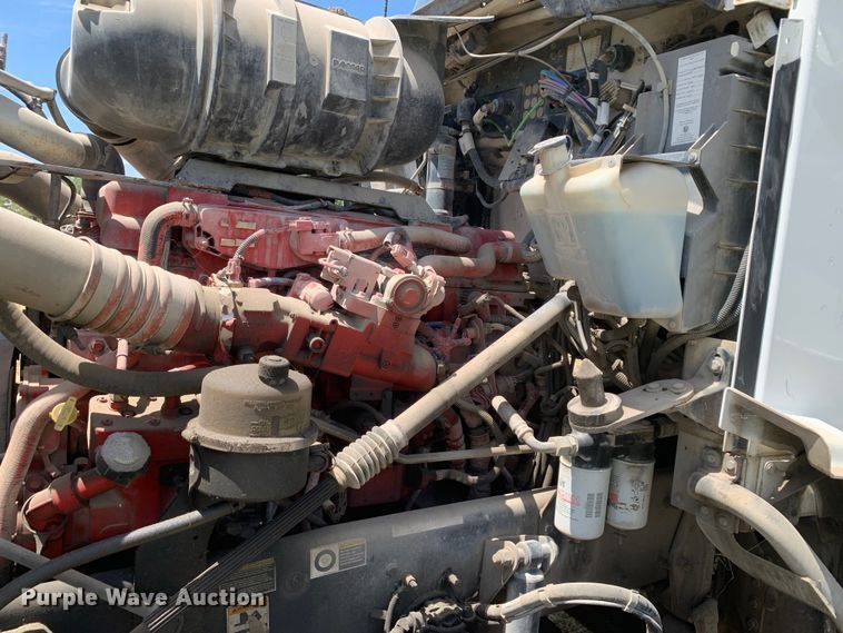 image for item EJ2871 2014 Kenworth  T660 semi truck