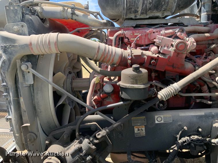 image for item EJ2871 2014 Kenworth  T660 semi truck