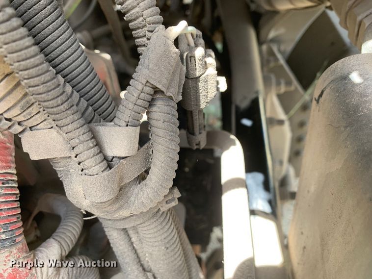 image for item EJ2871 2014 Kenworth  T660 semi truck