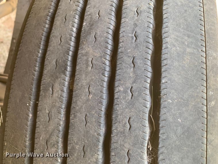 image for item EJ2871 2014 Kenworth  T660 semi truck