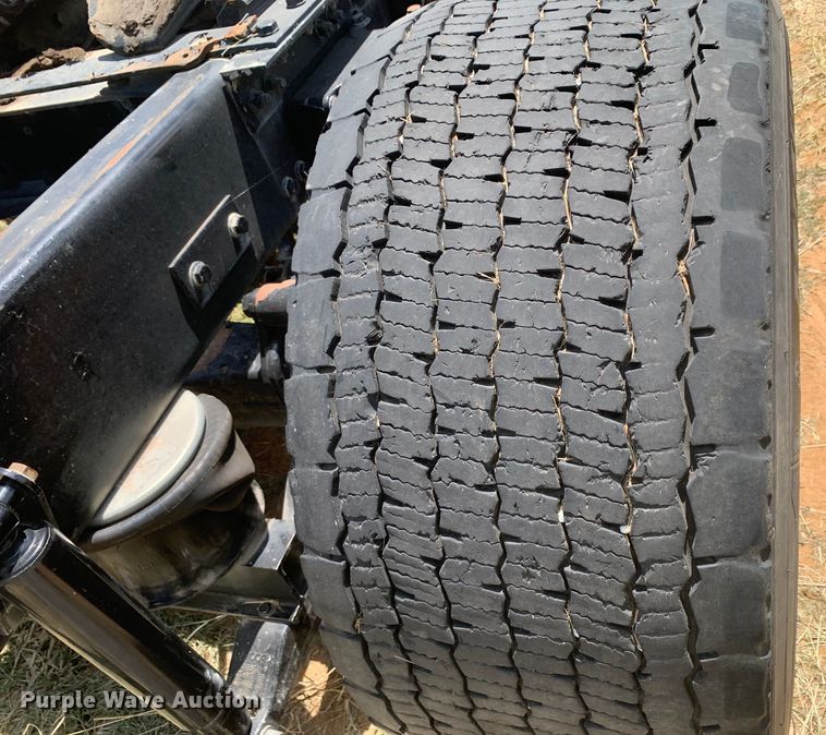 image for item EJ2871 2014 Kenworth  T660 semi truck