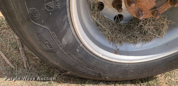 image for item EJ2871 2014 Kenworth  T660 semi truck