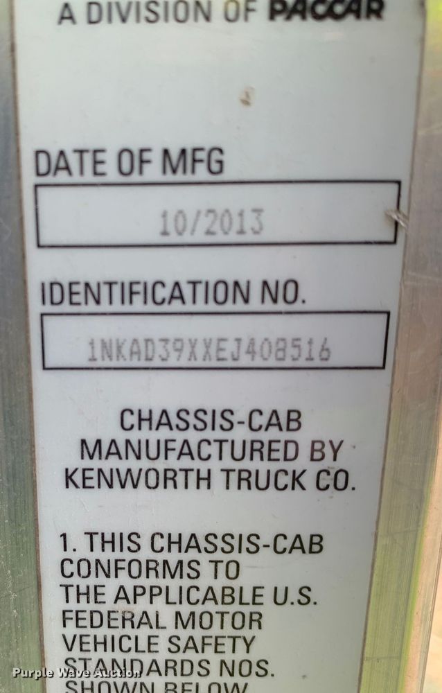 image for item EJ2871 2014 Kenworth  T660 semi truck