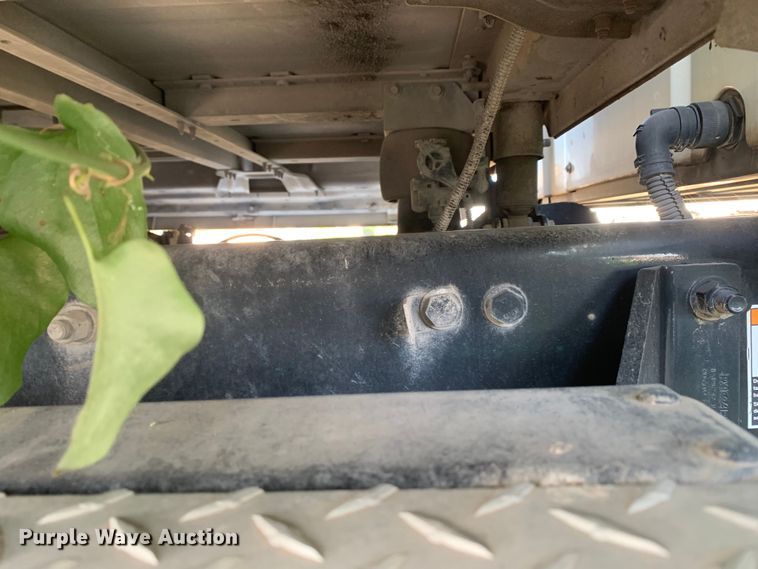 image for item EJ2872 2016 Kenworth  T880 semi truck