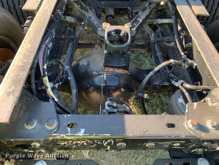 image for item EJ2872 2016 Kenworth  T880 semi truck