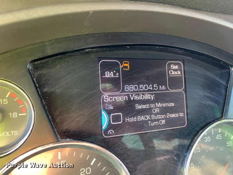 image for item EJ2872 2016 Kenworth  T880 semi truck