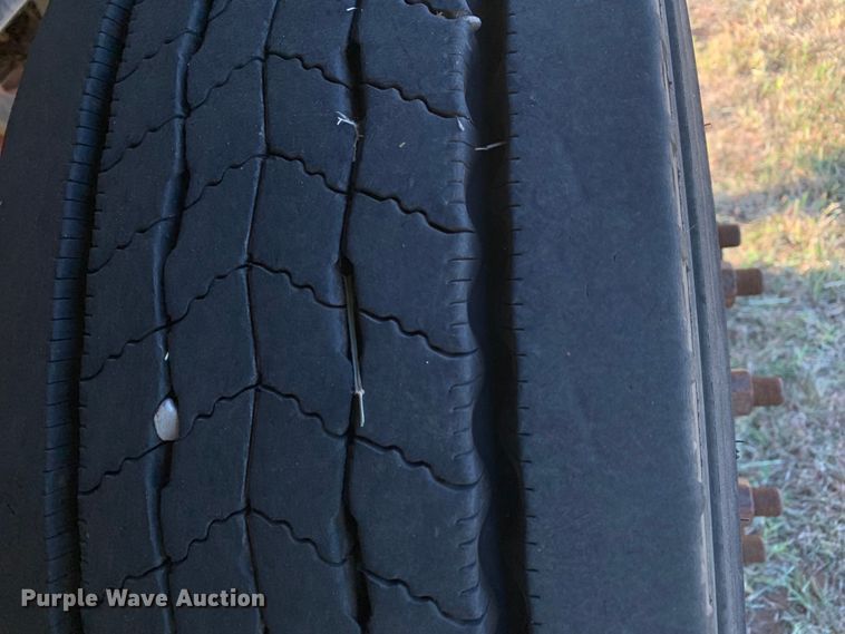 image for item EJ2872 2016 Kenworth  T880 semi truck