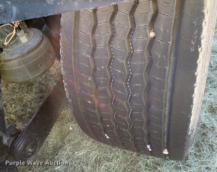 image for item EJ2872 2016 Kenworth  T880 semi truck