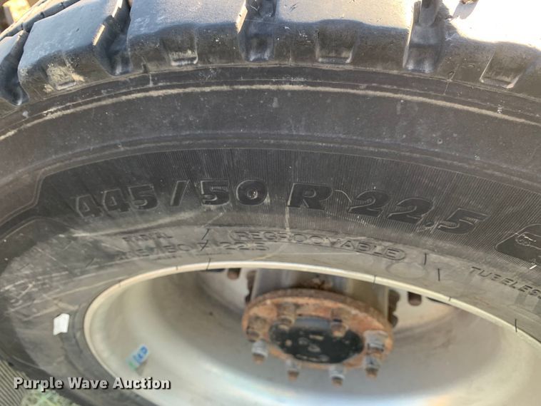 image for item EJ2872 2016 Kenworth  T880 semi truck