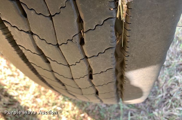 image for item EJ2872 2016 Kenworth  T880 semi truck