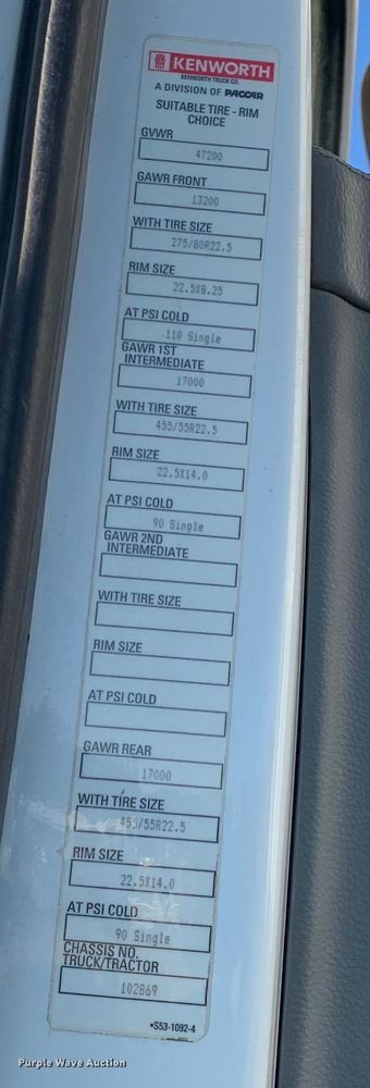 image for item EJ2872 2016 Kenworth  T880 semi truck