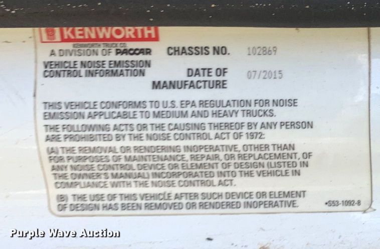image for item EJ2872 2016 Kenworth  T880 semi truck