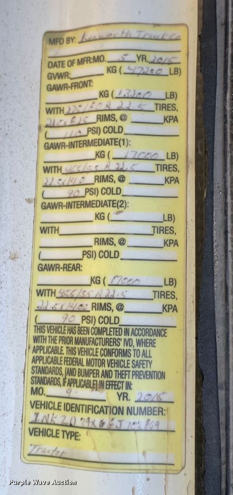 image for item EJ2872 2016 Kenworth  T880 semi truck