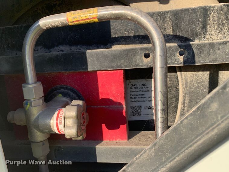 image for item EJ2873 2020 Kenworth  T880 semi truck