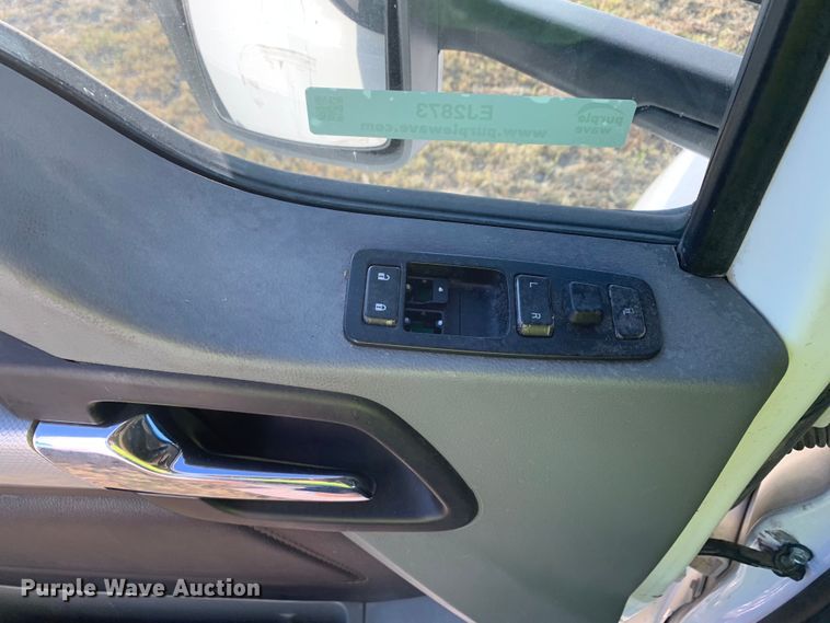 image for item EJ2873 2020 Kenworth  T880 semi truck