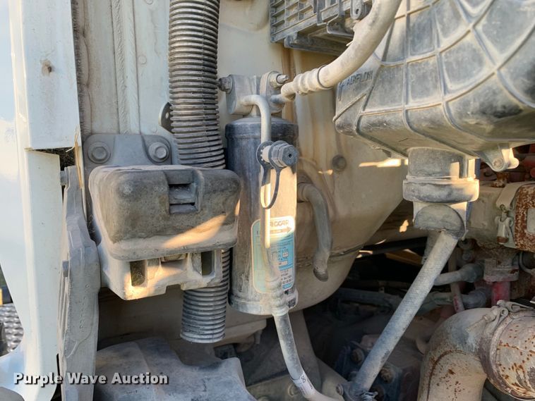 image for item EJ2873 2020 Kenworth  T880 semi truck