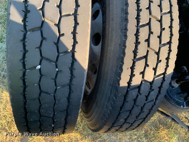 image for item EJ2873 2020 Kenworth  T880 semi truck