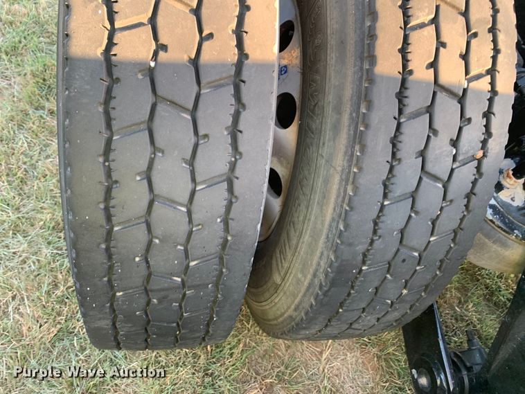 image for item EJ2873 2020 Kenworth  T880 semi truck