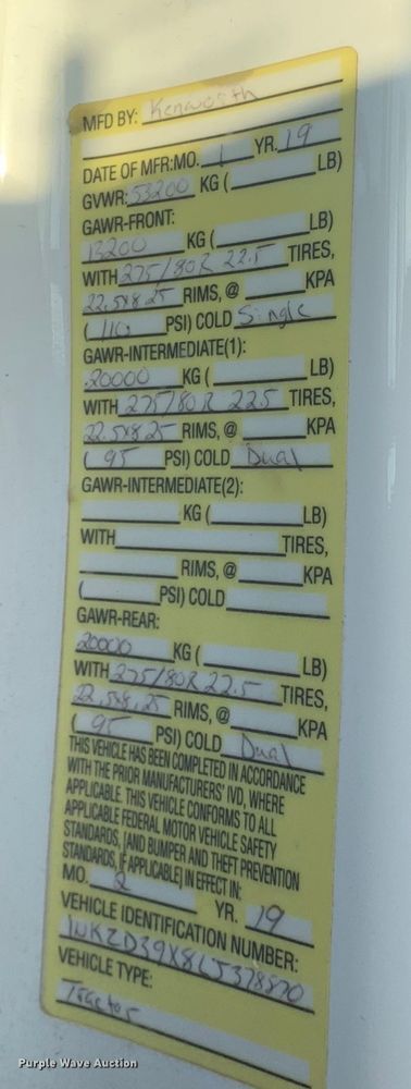 image for item EJ2873 2020 Kenworth  T880 semi truck