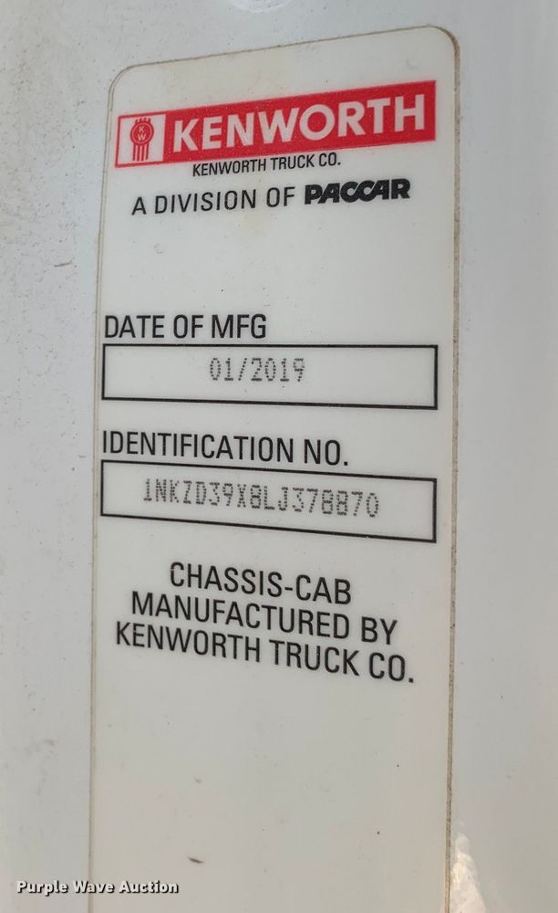 image for item EJ2873 2020 Kenworth  T880 semi truck