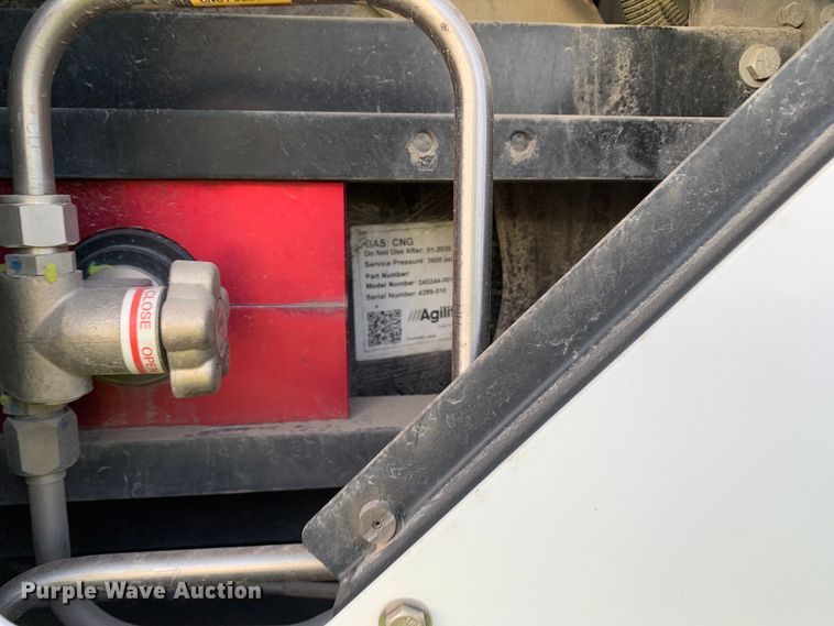 image for item EJ2874 2020 Kenworth  T880 semi truck