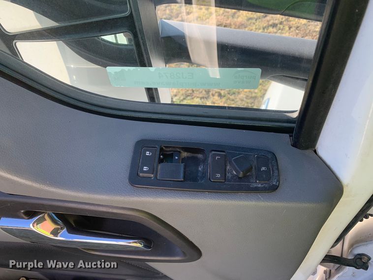 image for item EJ2874 2020 Kenworth  T880 semi truck