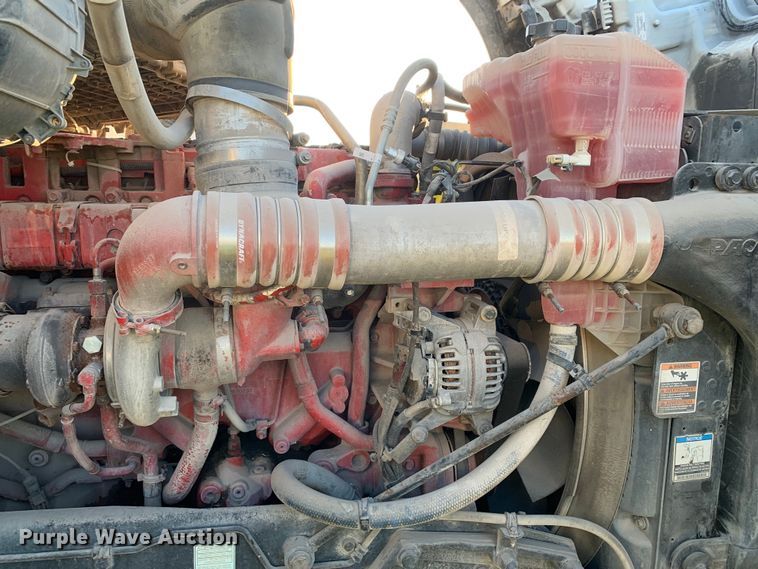 image for item EJ2874 2020 Kenworth  T880 semi truck