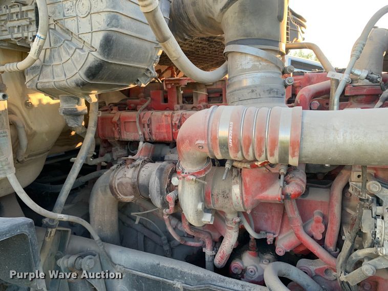 image for item EJ2874 2020 Kenworth  T880 semi truck