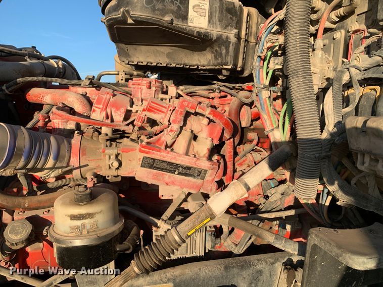 image for item EJ2874 2020 Kenworth  T880 semi truck