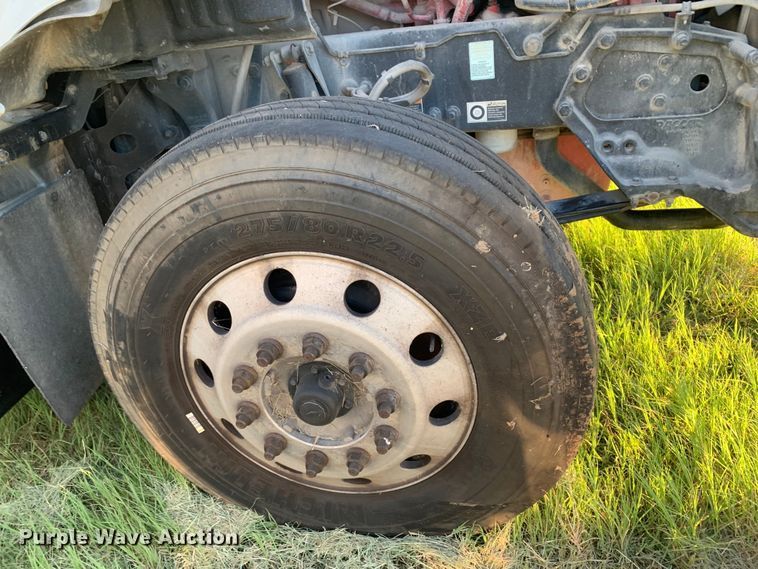 image for item EJ2874 2020 Kenworth  T880 semi truck