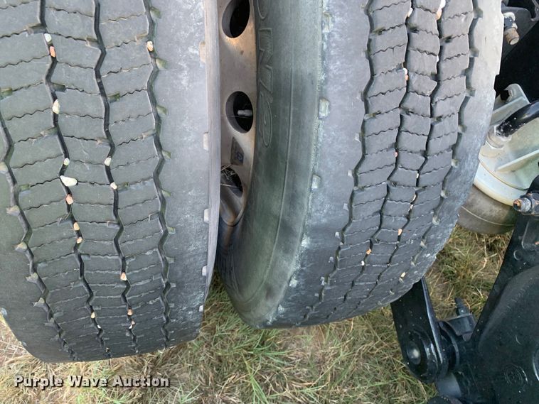 image for item EJ2874 2020 Kenworth  T880 semi truck