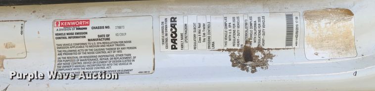 image for item EJ2874 2020 Kenworth  T880 semi truck