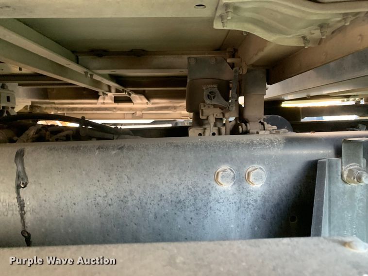 image for item EJ2875 2020 Kenworth  T880 semi truck