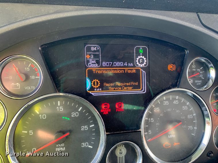 image for item EJ2875 2020 Kenworth  T880 semi truck