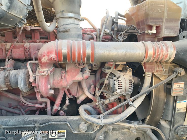 image for item EJ2875 2020 Kenworth  T880 semi truck