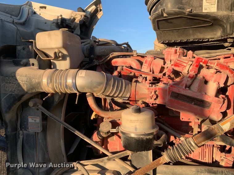 image for item EJ2875 2020 Kenworth  T880 semi truck