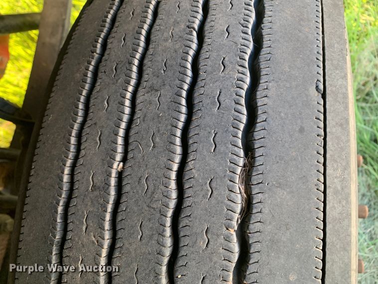 image for item EJ2875 2020 Kenworth  T880 semi truck