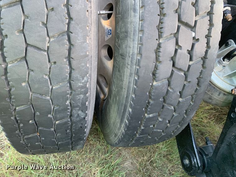 image for item EJ2875 2020 Kenworth  T880 semi truck