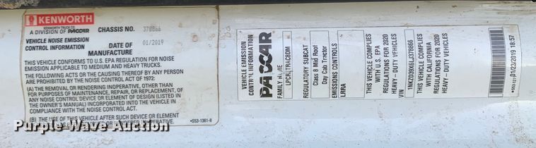 image for item EJ2875 2020 Kenworth  T880 semi truck