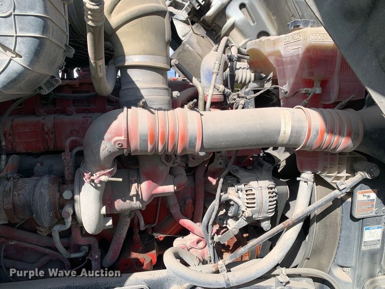 image for item EJ2876 2020 Kenworth  T880 semi truck