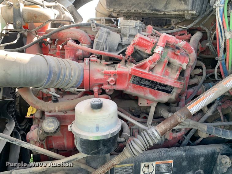 image for item EJ2876 2020 Kenworth  T880 semi truck