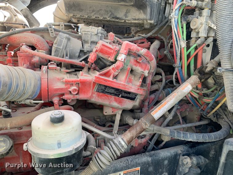 image for item EJ2876 2020 Kenworth  T880 semi truck