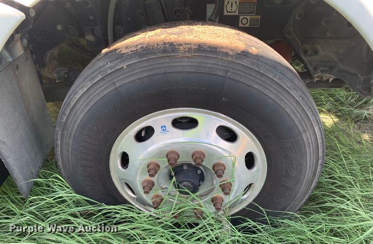 image for item EJ2876 2020 Kenworth  T880 semi truck