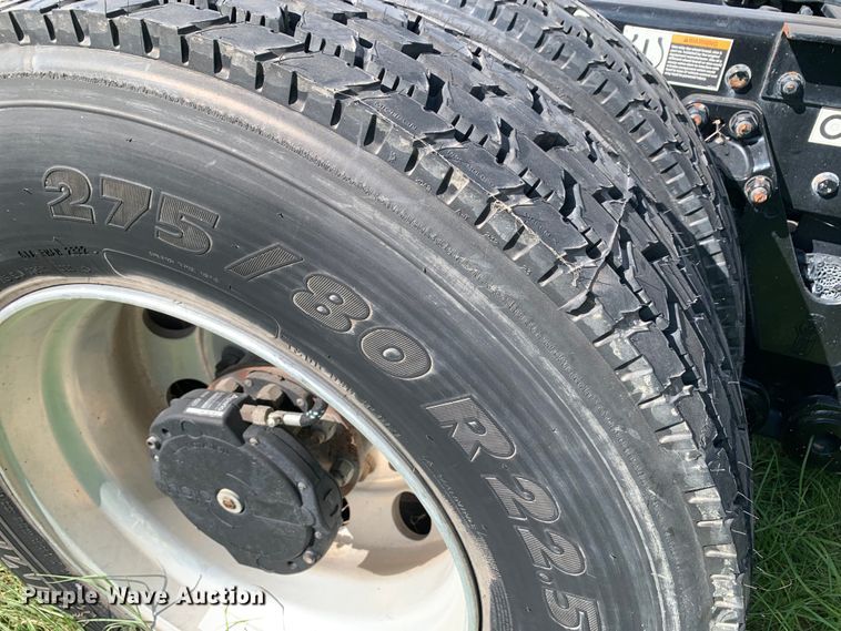 image for item EJ2876 2020 Kenworth  T880 semi truck