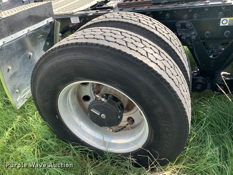 image for item EJ2876 2020 Kenworth  T880 semi truck