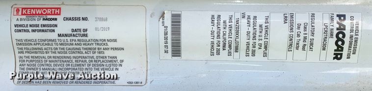 image for item EJ2876 2020 Kenworth  T880 semi truck